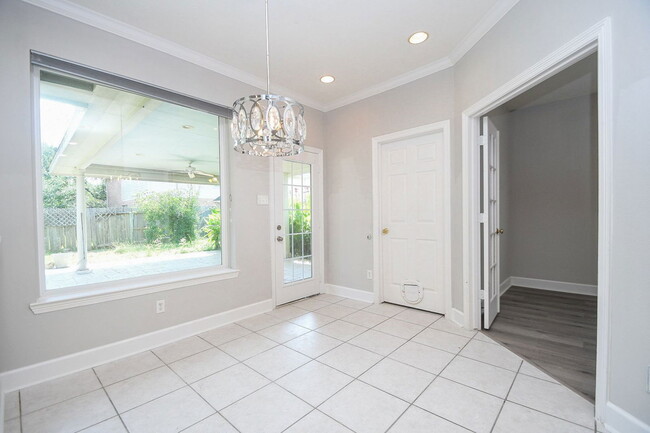 Building Photo - 1803 Red Bud Ln