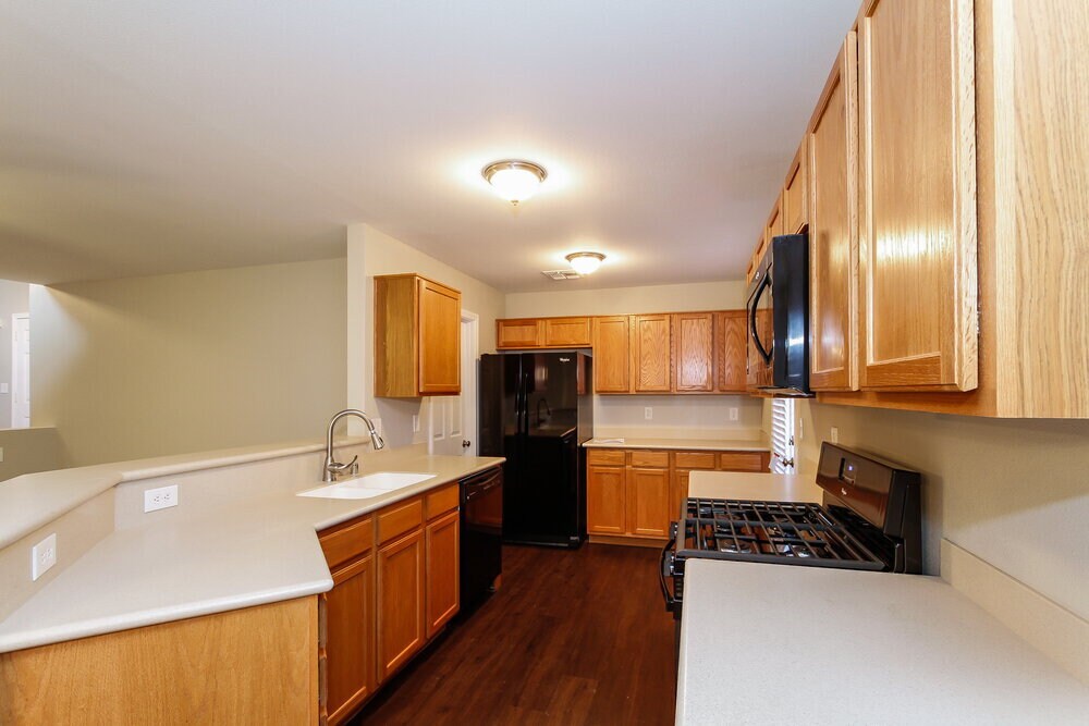 Building Photo - 102 Montclair Dr