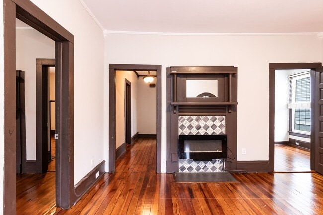Building Photo - Three Bedroom Home!
