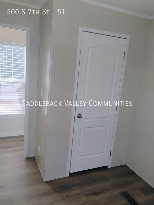 Building Photo - 500 S 7th St