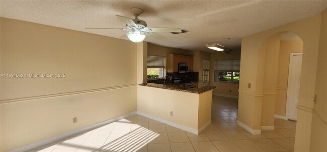 Building Photo - 2957 Oak Park Cir