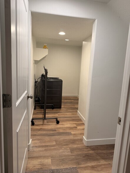 Building Photo - 655 S Sunset Dr