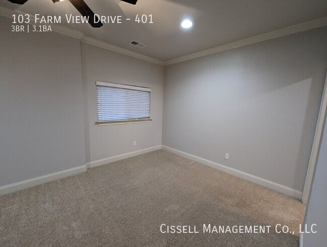 Building Photo - 103 Farm View Dr