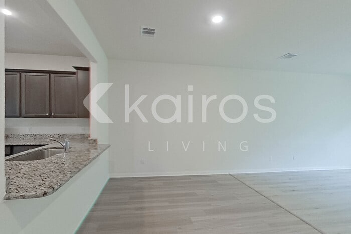 Building Photo - 10631 Hillside Creek Dr