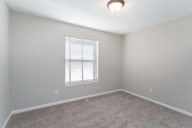 Building Photo - 6 Tranquil Glade Pl