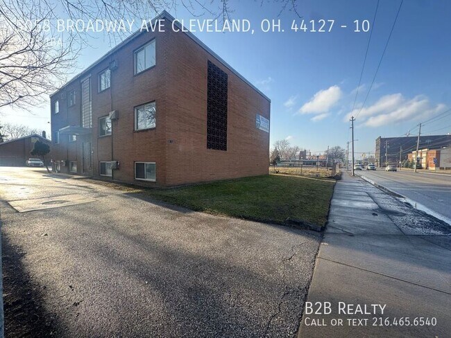 Building Photo - 5058 Broadway Ave