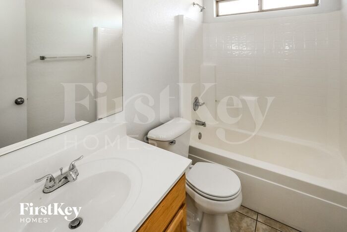 Building Photo - 2813 N 106th Ln