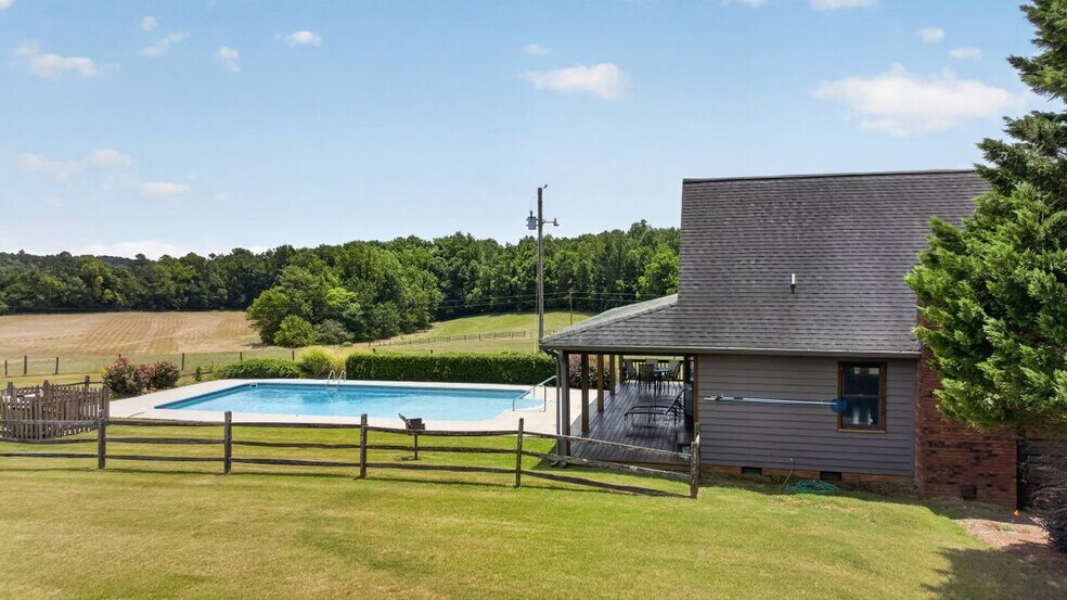 Building Photo - 441 State Rd 1541