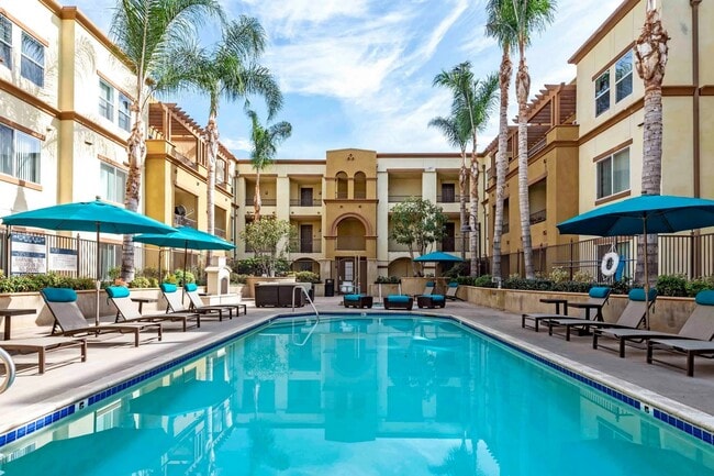 Building Photo - Sofi at Topanga Canyon