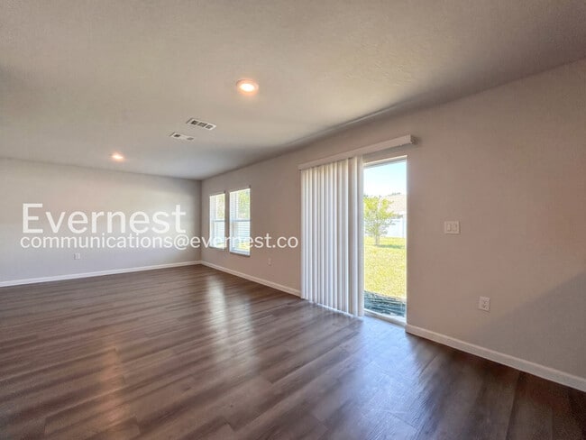 Building Photo - 4 Sea Ship Pl