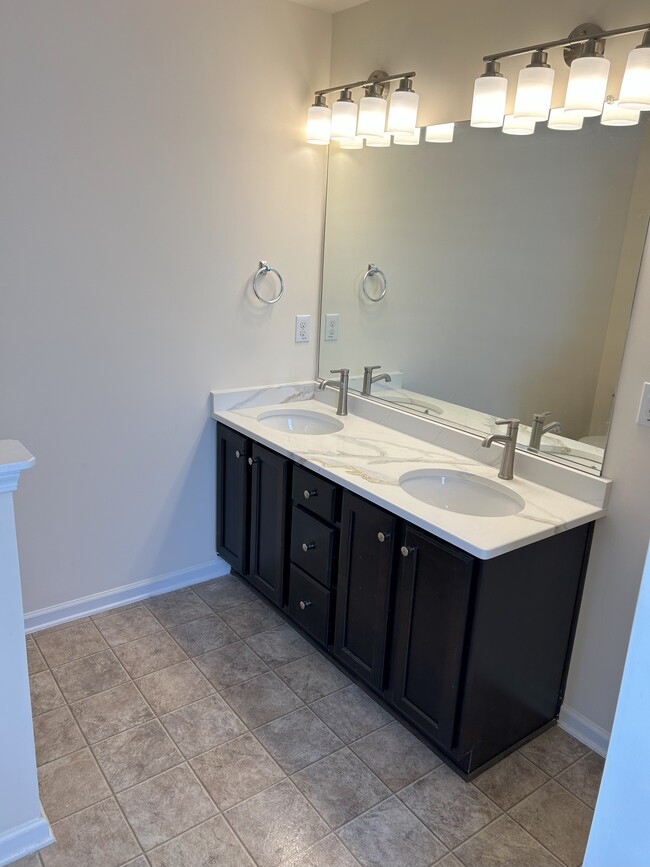 Master Bedroom Vanity - 1203 Montreux Dr