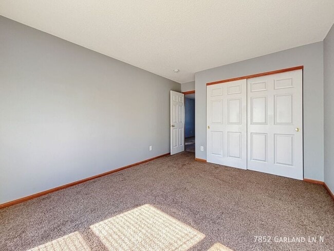Building Photo - 7852 Garland Ln N