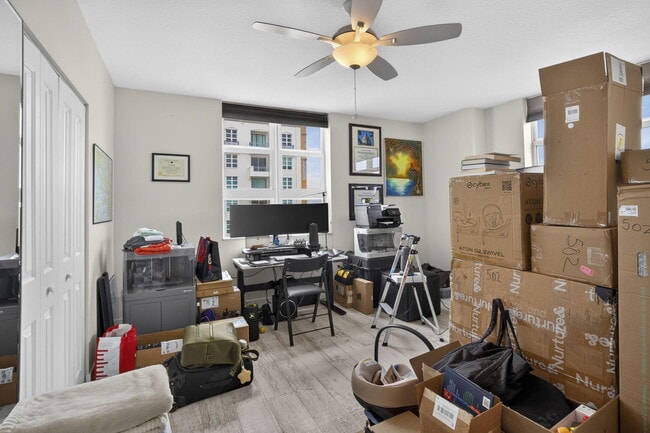 Building Photo - 403 S Sapodilla Ave