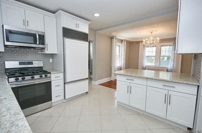 Building Photo - 14 Redbrook Rd