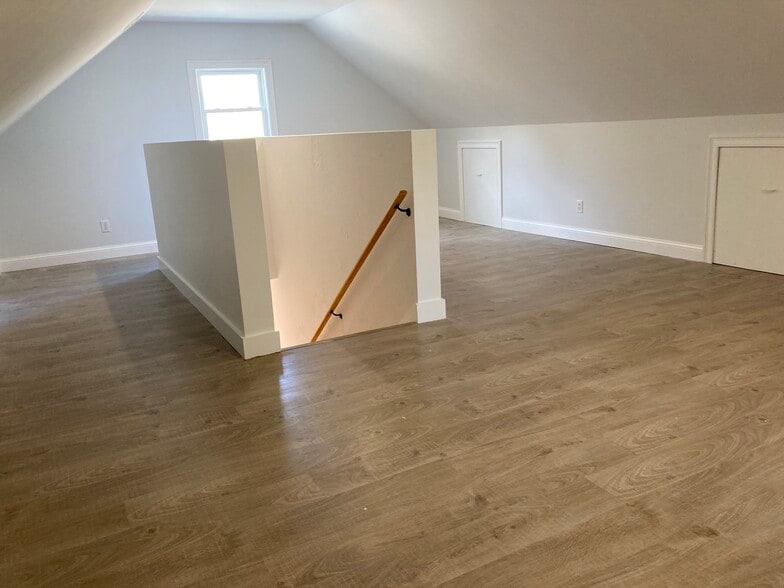 Finished attic bonus room - 2 Sea Pines Ln