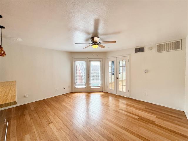 Building Photo - 9839 Walnut St