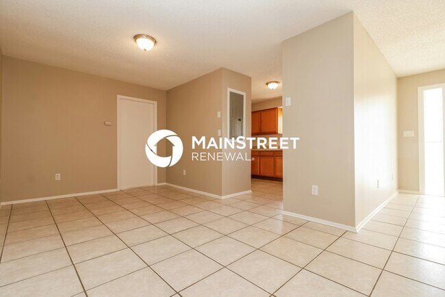 Building Photo - 3 Bedroom Pet-Friendly Home in Spring Hill, FL with Main Street Renewal