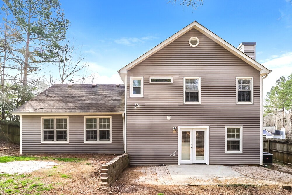 Building Photo - 2106 Winsburg Dr