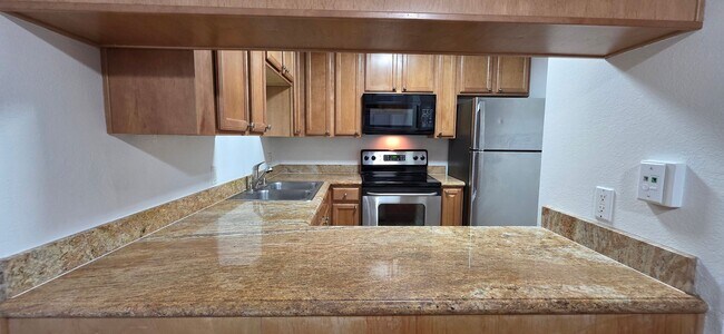 Building Photo - 508 Woodside Oaks