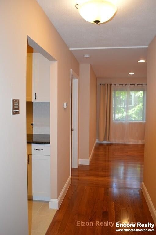 Building Photo - 276 Chestnut Hill Ave