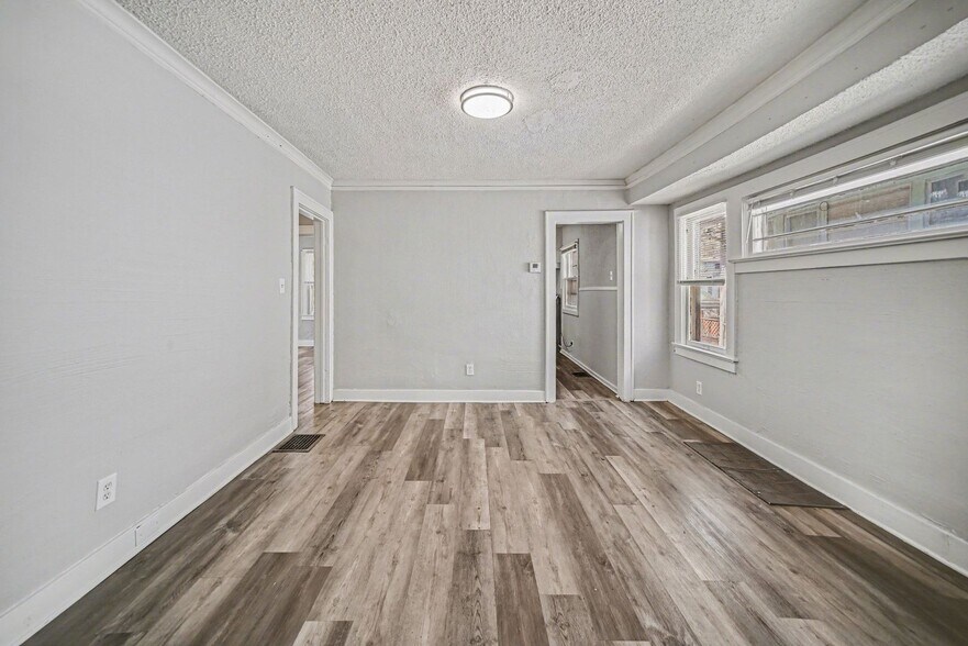 Building Photo - 5626 Park Ave