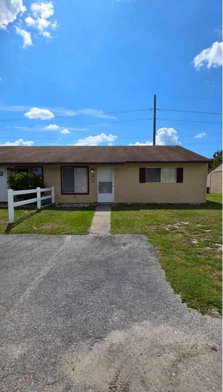 Building Photo - 758 W Rosewood Ln