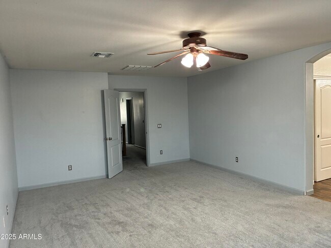 Building Photo - 25550 W Pioneer St