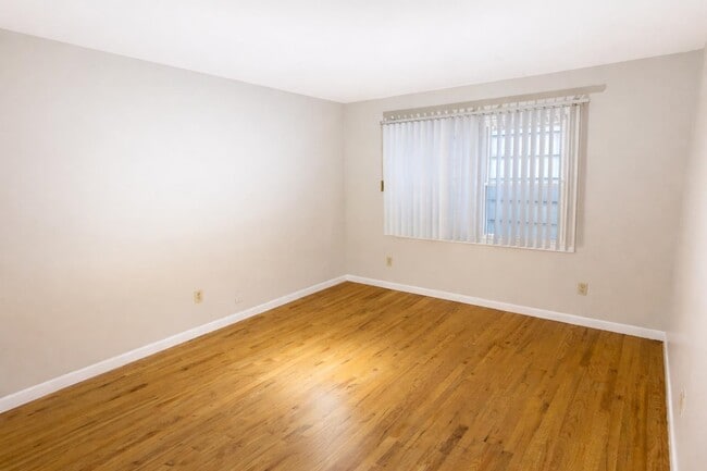 Building Photo - 310 70th St