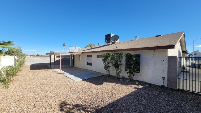 Building Photo - 6208 Old Trail Rd