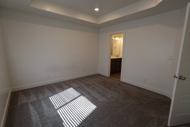 Building Photo - 51 W 440 N