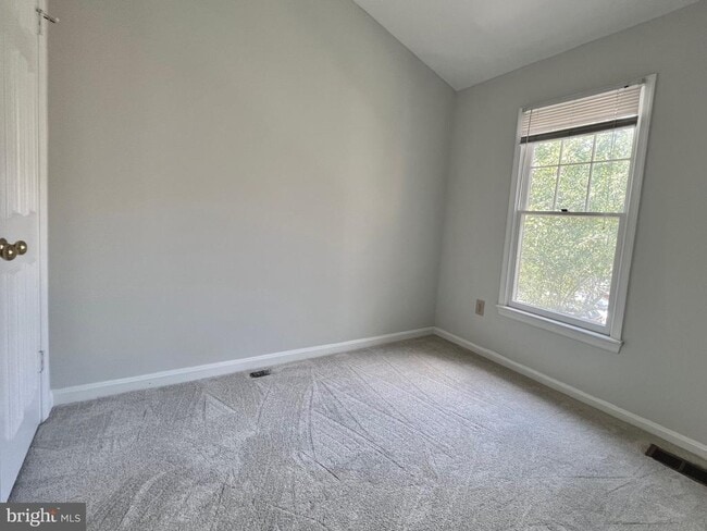 Building Photo - 10611 Pine Haven Terrace