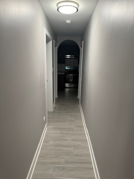 Building Photo - 9747 S 90th Ave