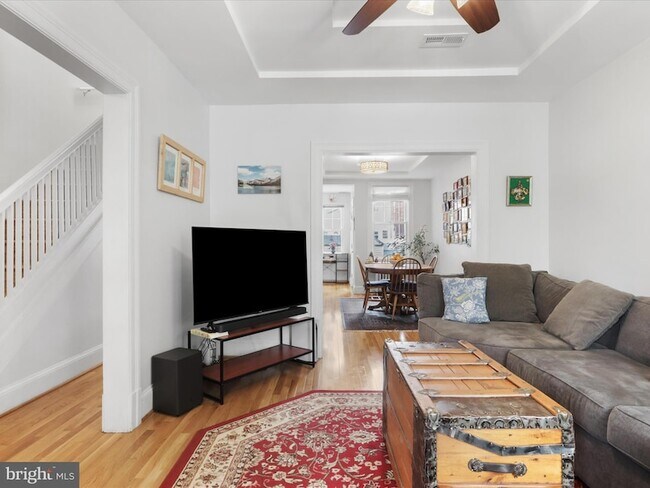 Building Photo - 1813 Bay St SE