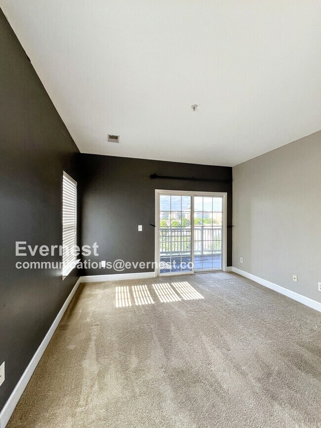 Building Photo - 7231 Althorp Way