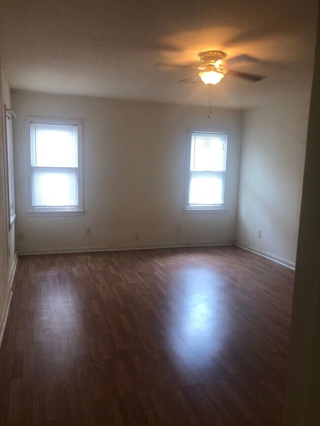 Building Photo - 919 S Bryan St