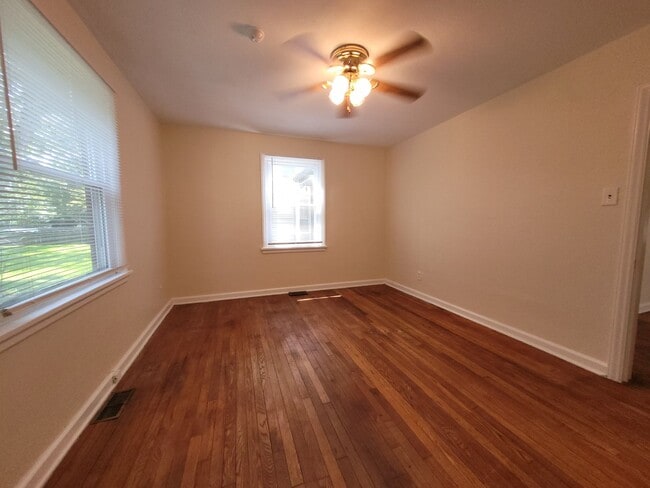 Building Photo - RIVER PARK