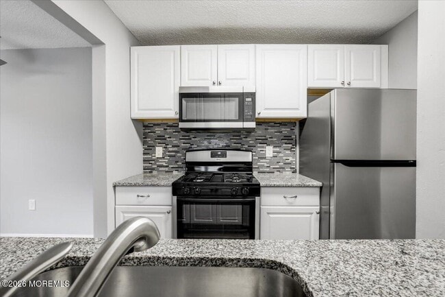 Building Photo - 306 Larkspur Ln