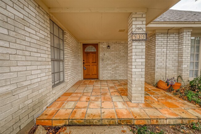 Building Photo - 934 Goldfinch Ave