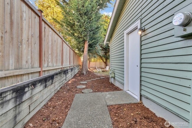 Building Photo - Spacious 3-Bedroom Home Near Redondo Beach Park!