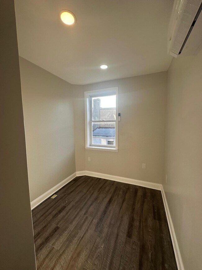 Building Photo - 3536 Kip St