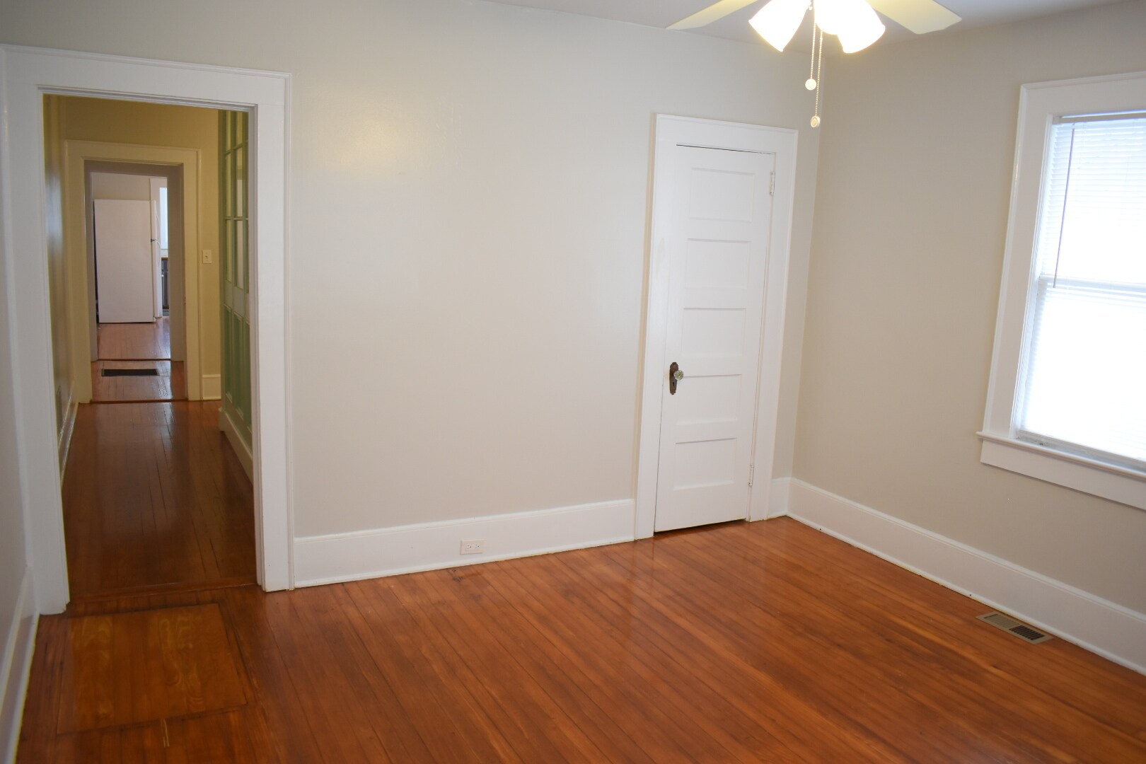 Building Photo - 306 Kenwood Ave