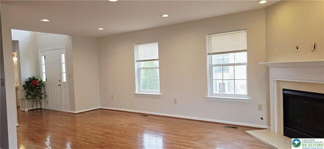 Building Photo - 3791 Knight Dr