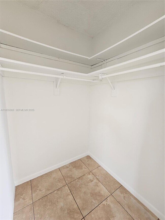 Building Photo - 8475 SW 156th Ct