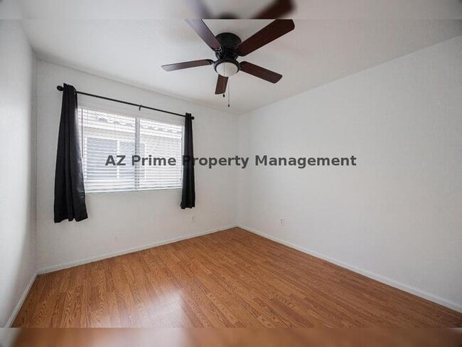 Building Photo - 10864 W Devonshire Ave