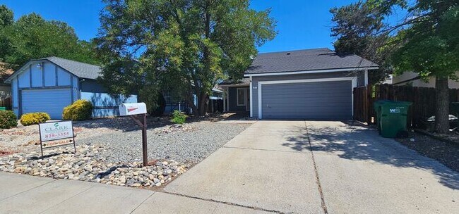 Building Photo - Updated 3-Bedroom Sparks Home | 1,500+ Sq Ft | 2.5 Baths | Fireplace | Fenced Yard | $2,400