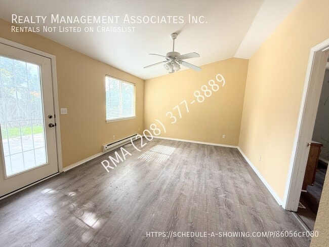 Building Photo - 2859 N Columbine Ave