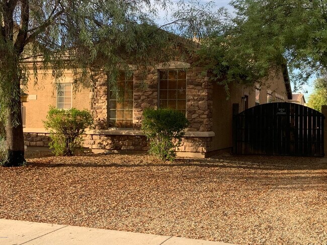 Building Photo - 15022 W Montecito Ave
