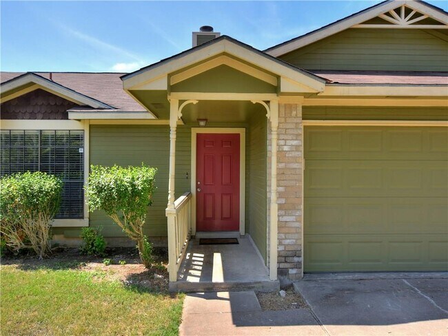 Building Photo - 802 Primrose Ln