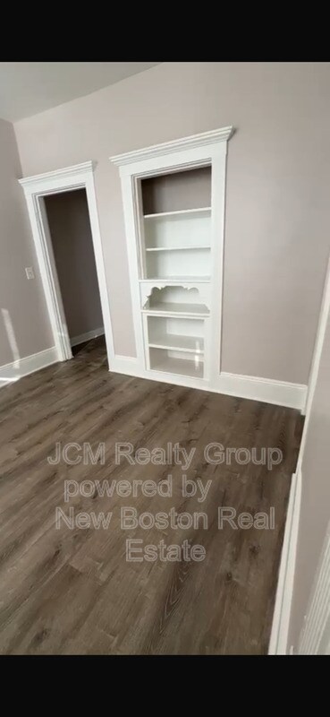 Building Photo - 116-124A Central Ave