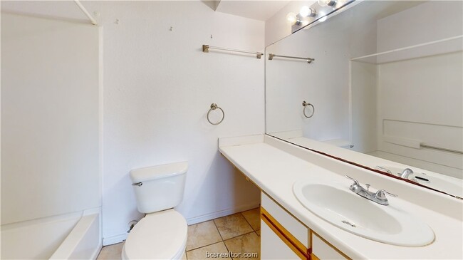 Building Photo - 529 Southwest PKWY Unit 102